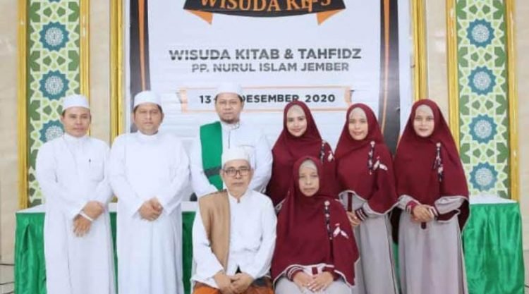 Gunakan Live Streaming Wisuda Kitab Dan Tahfidz Ke 5 Lembaga MTs Dan