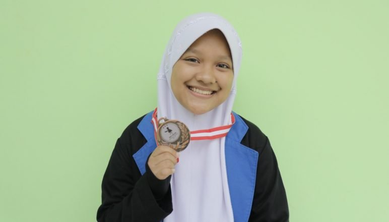 Raih Medali Di Ajang Olimpiade Tingkat ASEAN, Siswa SMA Nuris Jember ...